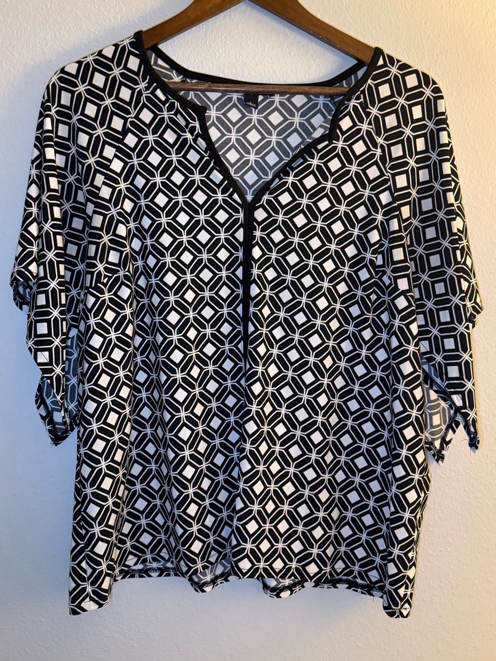 Roz & Ali Black and White Geometric V-Neck Tunic